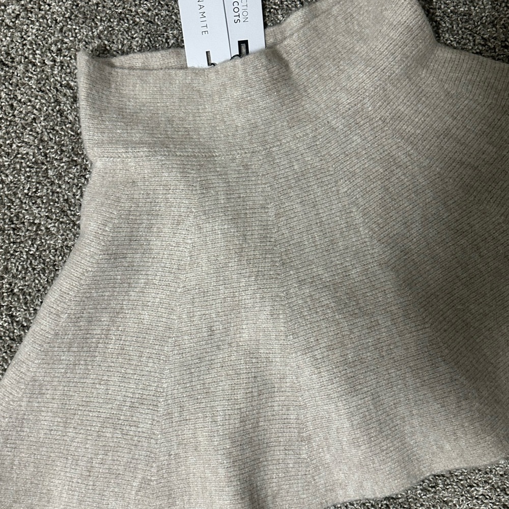 Elegant Dynamite Cream Knit Mini Skirt